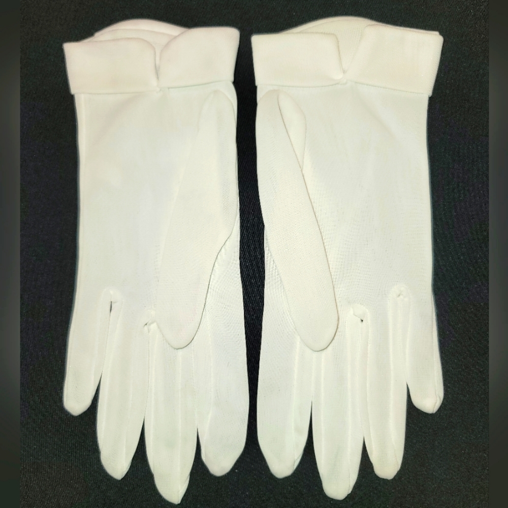 50s White nylon gloves, crossover cuff - Picture 2 of 4